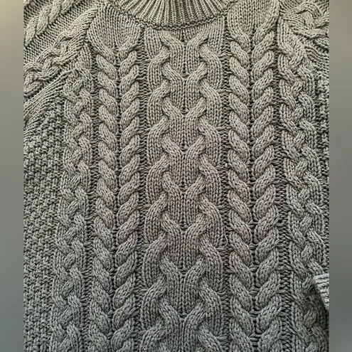 Aerie  Women’s Sz M Sage‎ Green Cotton Blend Crew Neck Cable Knit Sweater