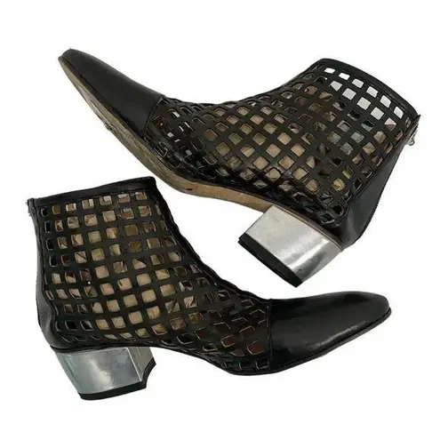 Aquatalia by Marvin K Perforated Fishnet Laser Cut Ankle Booties Black Leather 6