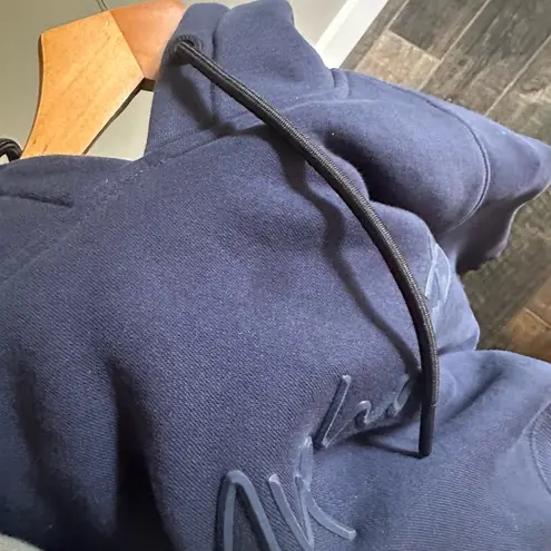 Alphalete cropped hoodie