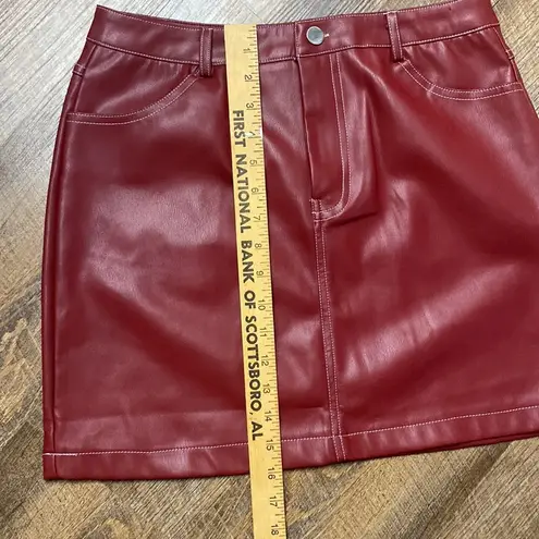 TUCKERNUCK BURGUNDY/WINE/OX BLOOD MAROON FAUX LEATHER MINI SKIRT SZ MEDIUM Red