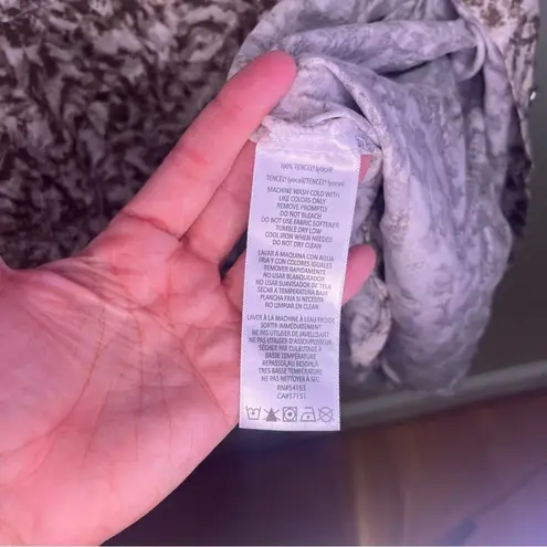 NWT Calvin Klein Jeans Tencel Button Modest Collared Sleeveless Top Snakeskin 1X Gray