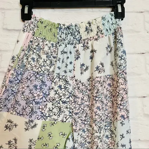 Boutique NEW Floral Patch Pants