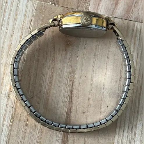 Waltham Vintage Ladies Watch Mechanical Winding Stainless Dial Gold Stretch Band