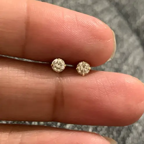 14kt Gold 0.25 cttw Diamond Solitaire Earrings