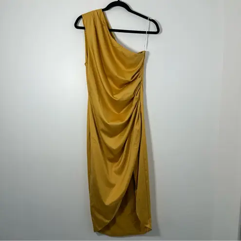 Elliatt Revolve Cassini One Shoulder Ruched Midi Dress Gold M