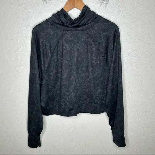 Vuori Halo Crop Funnel Neck grey large