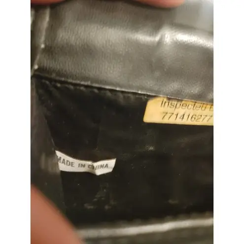 Metro Crossbody Travel Bag Black Kiss Lock Coin Pouch Vintage Medium Size