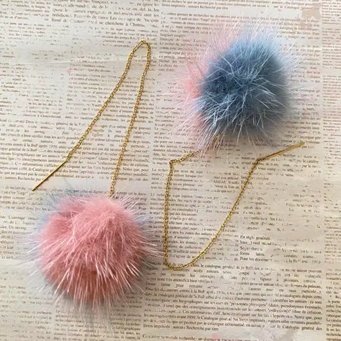 Handmade Kawaii cute faux fur pompom dangle threader earrings✨