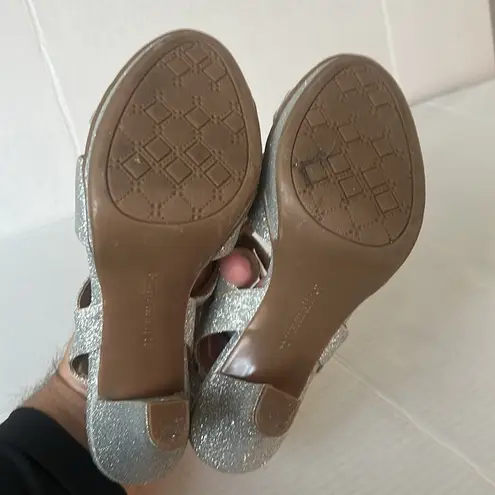 Naturalizer Silver Glitter Sparkle Dianna Heeled Sandal, size 7 @