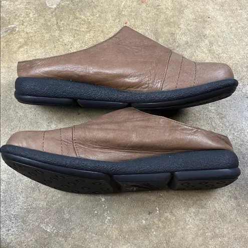 Dansko Mushroom Brown Leather Slip-On Shoes
Size: 38