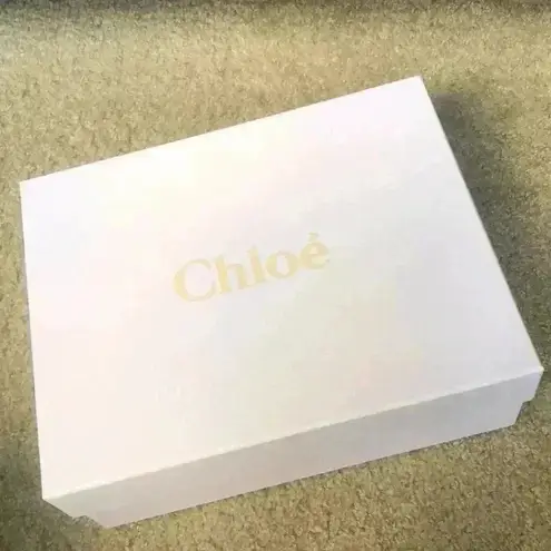 CHLOÉ Lauren scallop-edged high block-heel suede pumps