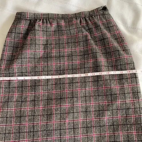 Pendleton  wool pencil skirt - vintage size 10.