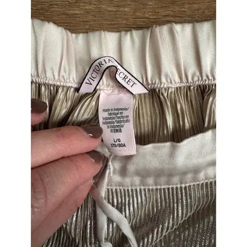 Victoria's Secret  Sleep Shorts Size Large Pleated Lingerie Gold