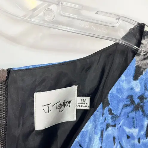 J Taylor Plus Size 18W Dress Sleeveless Fit n Flare Floral Blue White Mini 700