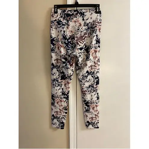 Balance Collection  - women’s white floral stretchy leggings, medium