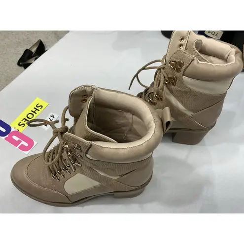 JustFab Womans Just Fab Edde Ankle Combat Boots 7.5 W Tan/beige Lace Up Chunky Heel