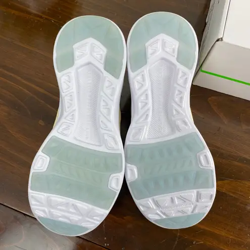 Athletic Propulsion Labs APL TechLoom Bliss Vanilla Fresh Air White Shoes Wm 6.5