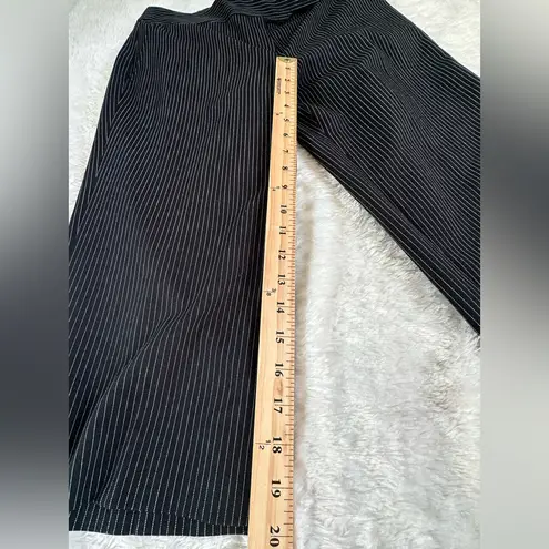 Sport Haley women Capri Pants in Black and White Size 8