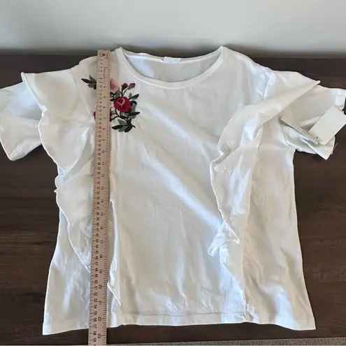 Abound White Rose Embroidered Blouse Size Medium NWT