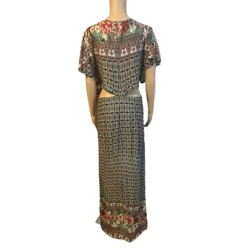Farm Rio Anthropologie Farm Maxi Cut Out Lila Dress Kimono
Sleeves size XS