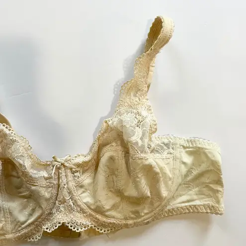 Barely Breezies Lace Bra UltimaAir Support Full Coverage Beige 36B Feminine Tan Size undefined