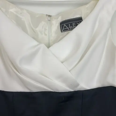 Alex Evenings Vintage Alex Evening Size 10 V-Neck Sleeveless Satin Maxi Formal Gown Dress