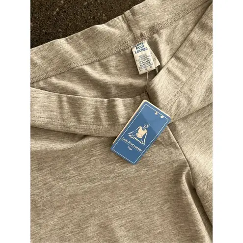 Lady Food Locker capri yoga pants size XL Gray