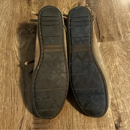 Minnetonka CONCHO FEATHER SIDE ZIP BOOT - Camel - Size 7