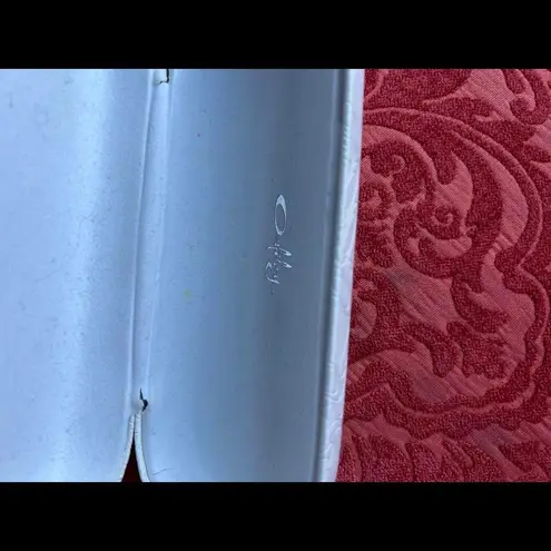 Oakley Stylish Eyewear Case - White