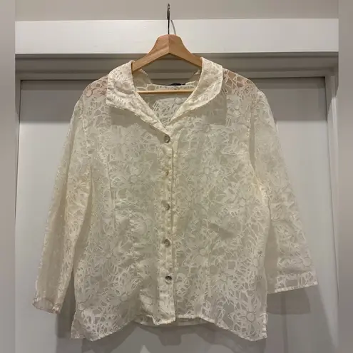 Cut Loose Elegant Quiet Luxury Old Money Cream Lace Mesh Button