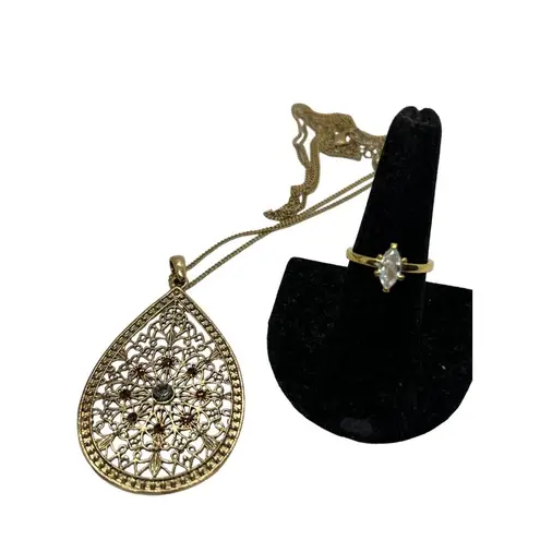 6 Piece Gold Tone Jewelry Lot Solitaire CZ Ring Necklace Butterfly Brooch Choker