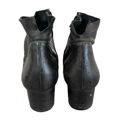 Paul Green Women’s black soft leather ankle booties size 5