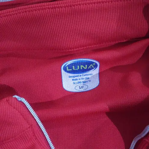 Luna active wear : Box I: Red Size undefined