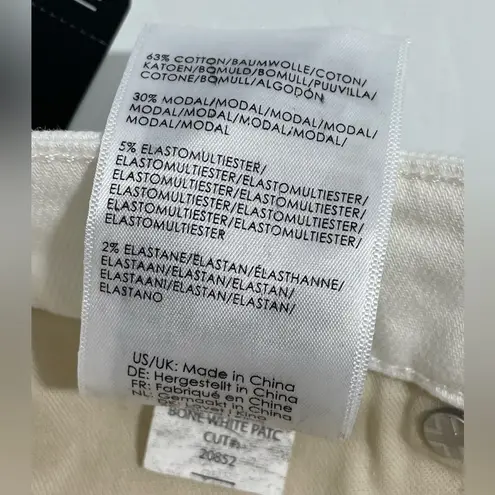 NWT Liverpool The Cruiser Bermuda Short Size 6 / 28 White Raw Hem LM9271Q31