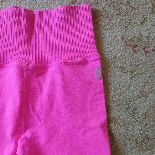 FP Movement HR 7/8 Good Karma Leggings in Hot Pink sz XS/S