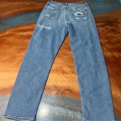 American Eagle  Distressed Mom Jeans Stretch size 4 trashed distressed