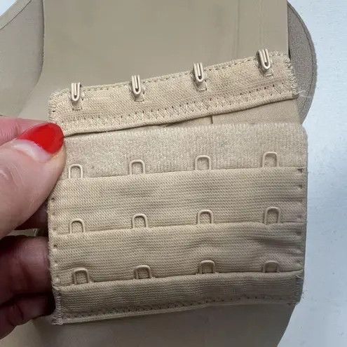 Cacique 44G Bra Totally Smooth Lightly Lined Full Coverage T-Shirt Underwire Tan