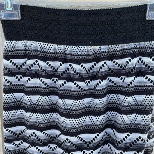 Joe B by enbasset | Eyelet Side Slit Maxi Skirt