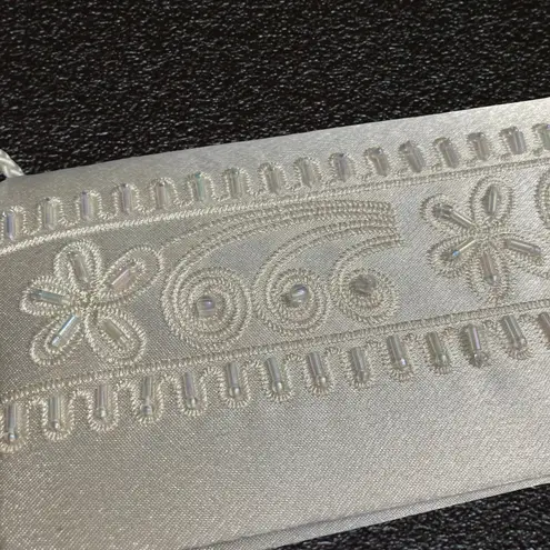 Jessica McClintock White satin floral pearl embellished crossbody purse coquette Y2K boho chic