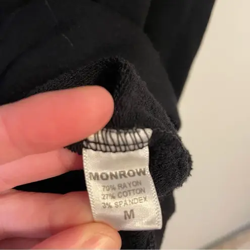 Monrow ripped shoulder sweatshirt black Size M