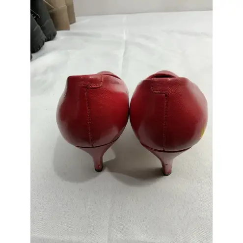 Newport News Womans Easy Style Slip On Pumps 7.5 W Red Pointed Toe Heels