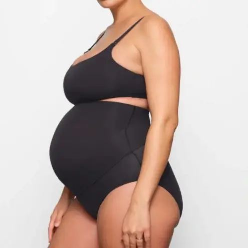 SKIMS  Fits Everybody Maternity NURSING SCOOP BRALETTE Size M Onyx black