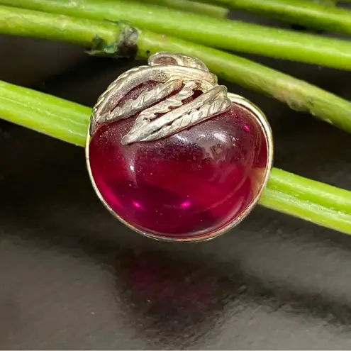 Vintage SARAH COVENTRY Fuchsia Pink Lucite Jelly Belly Mini Apple Brooch