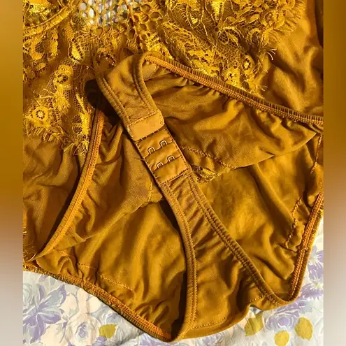 Windsor LG  Mustard yellow cut out lace bodysuit