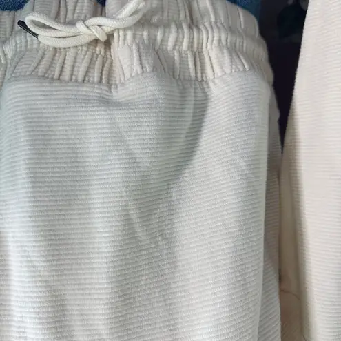 Natural Reflections Cream Ribbed Pullover Smocked Tie Hem Hooded Sweatshirt