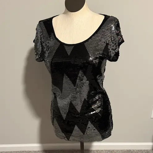 julie's closet Julie’s Closet Top Sequins Zigzag Pattern Tunic - Black Gray Size Large