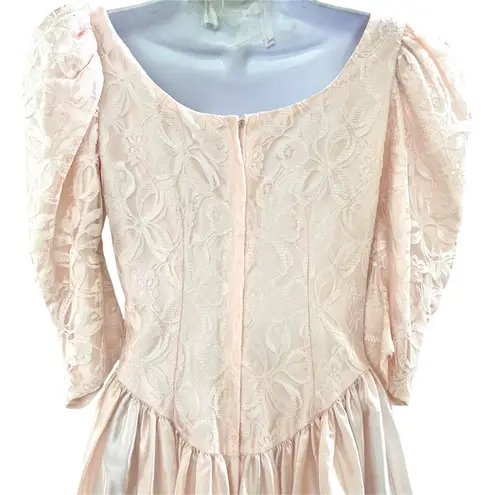 Vintage 1980’s Alfred Angelo Dance allure satin and lace dress Pink