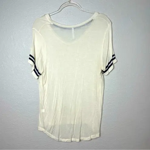 Tresics Semi Sheer Women's Cream V-Neck Sporty Vneck Tee Size L