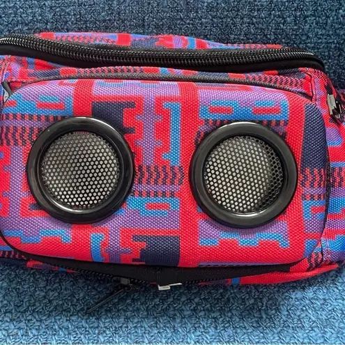 Teva Jammypack Fanny Pack Stereo Speakers Retro 90’s Red and Blue
