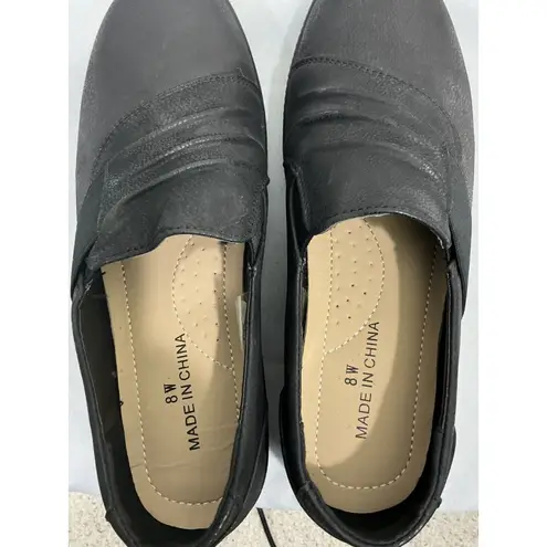 Womans Black Size 8 Slip On Faux Leather Shoes NWOT